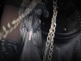 Worshiping a goddess: ass worship and edging with a female dominant