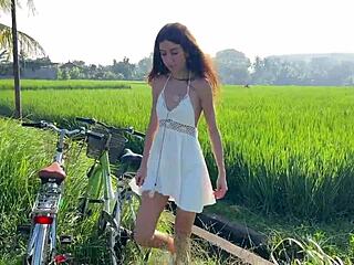 Wow! Cute rice picker opts for outdoor sex payment!
